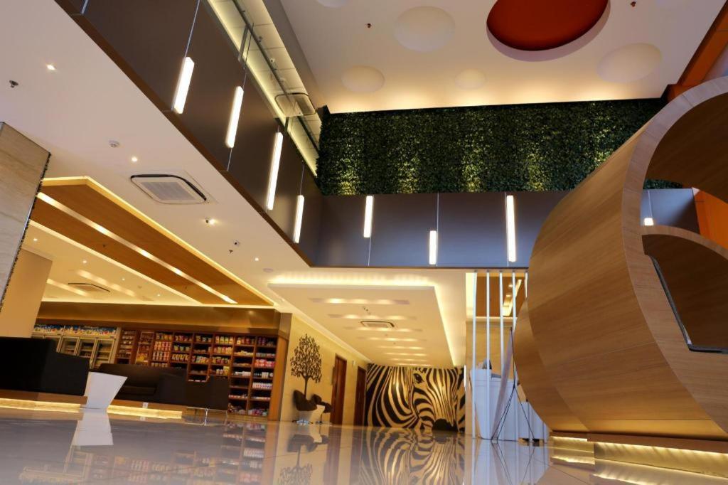 Grand Citihub Hotel @Kajoetangan Malang Exterior foto