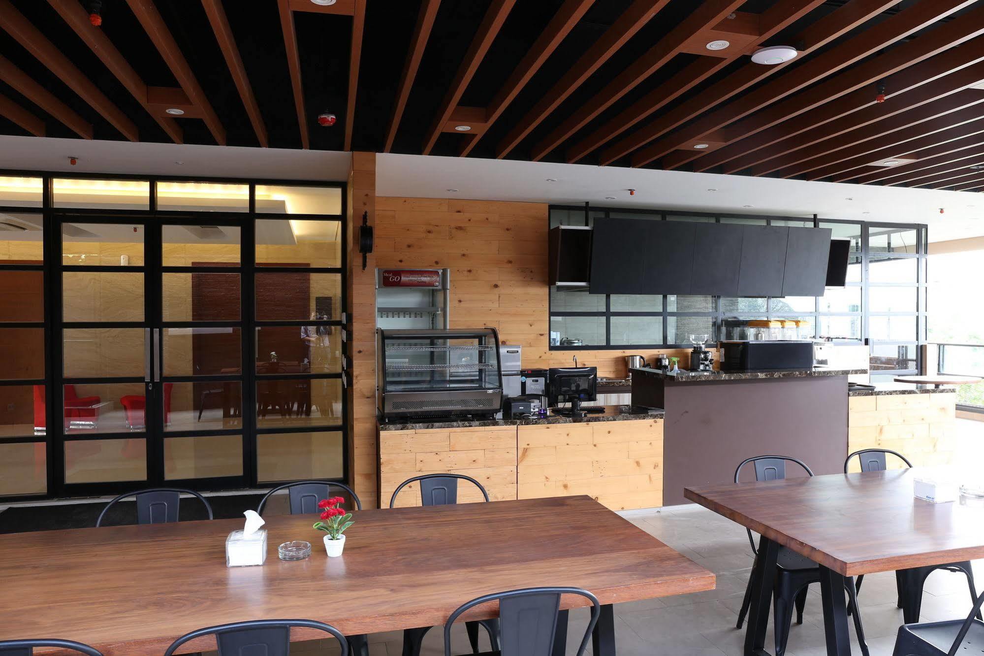 Grand Citihub Hotel @Kajoetangan Malang Exterior foto