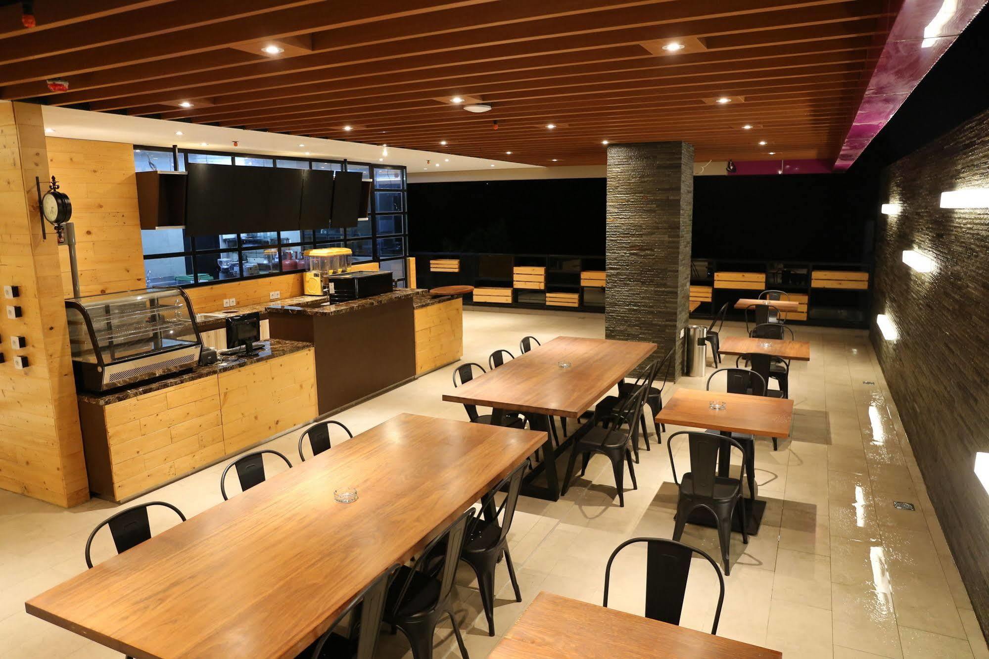 Grand Citihub Hotel @Kajoetangan Malang Exterior foto